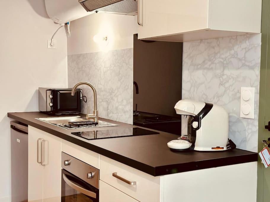 H8-2 Parenthese Du Val Nancon Apartment ฟูแฌร์ ภายนอก รูปภาพ
